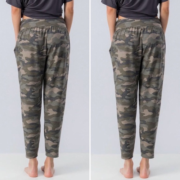 Camouflage joggers - Picture 2 of 2